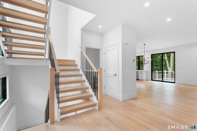 35 Oronoque Hills Road, Stratford, CT 06614