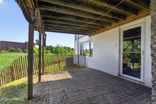 27 W First Street, Keyport, NJ 07735