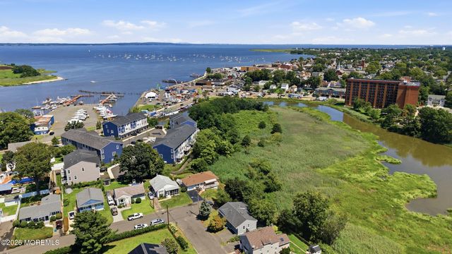 27 W First Street, Keyport, NJ 07735