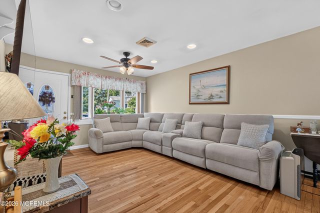 27 W First Street, Keyport, NJ 07735