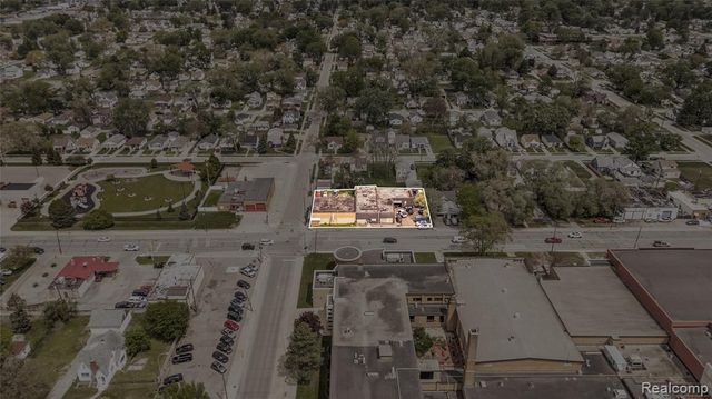 8407 E 9 Mile Road, Warren, MI 48089