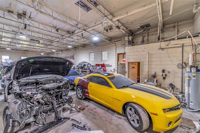 8407 E 9 Mile Road, Warren, MI 48089
