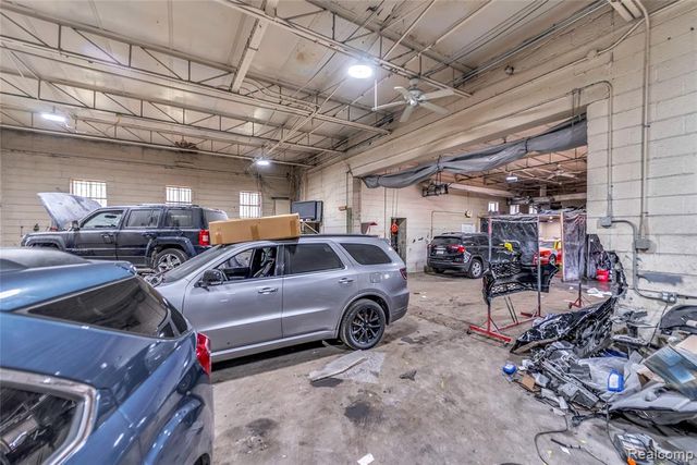 8407 E 9 Mile Road, Warren, MI 48089