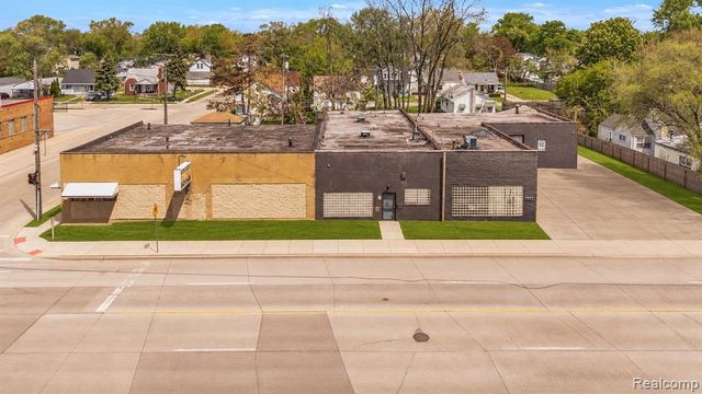 8407 E 9 Mile Road, Warren, MI 48089