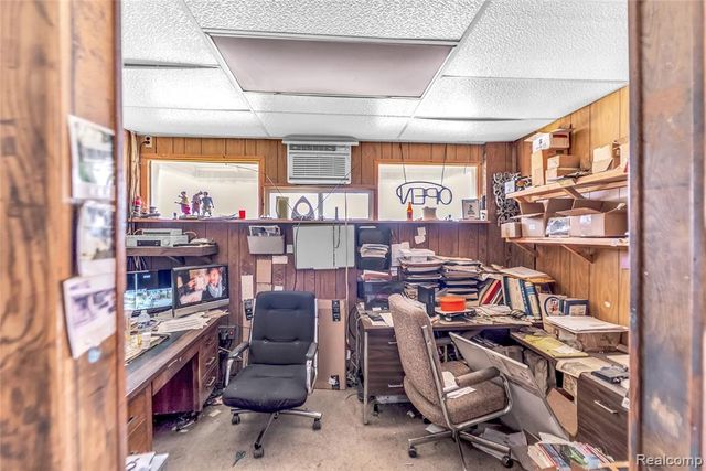 8407 E 9 Mile Road, Warren, MI 48089