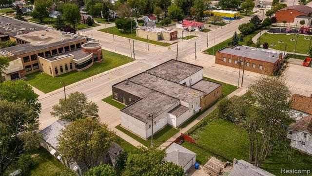 8407 E 9 Mile Road, Warren, MI 48089