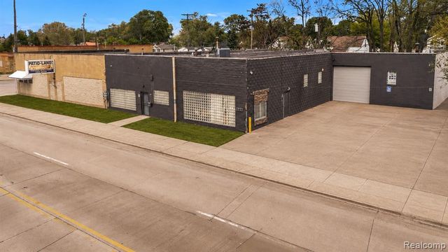 8407 E 9 Mile Road, Warren, MI 48089