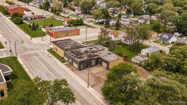 8407 E 9 Mile Road, Warren, MI 48089