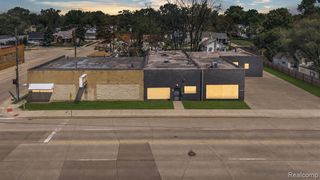 8407 E 9 Mile Road, Warren, MI 48089