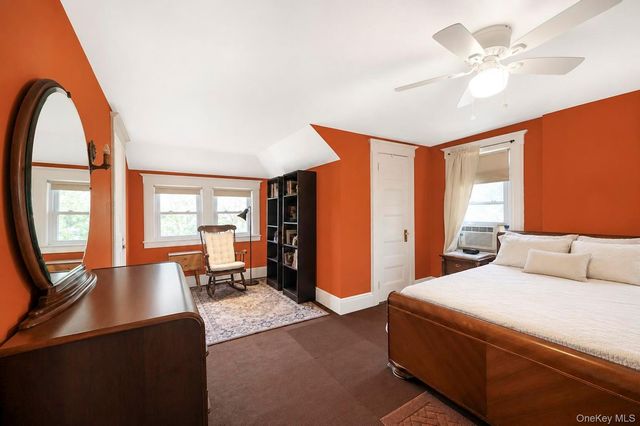359 Roosevelt Avenue, Freeport, NY 11520