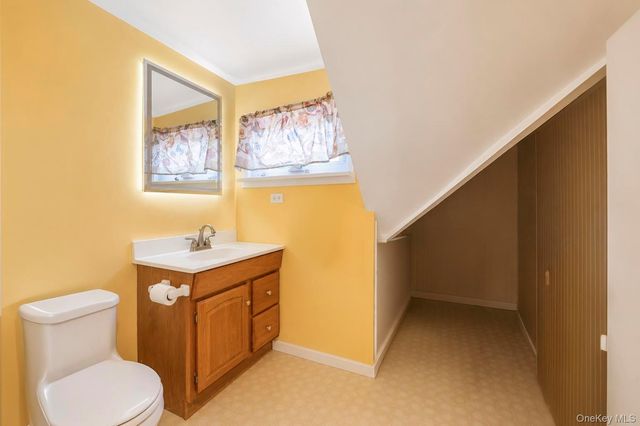 359 Roosevelt Avenue, Freeport, NY 11520