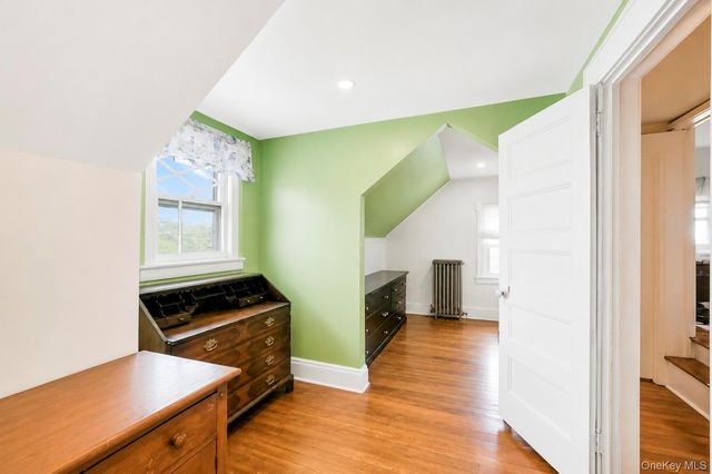 359 Roosevelt Avenue, Freeport, NY 11520