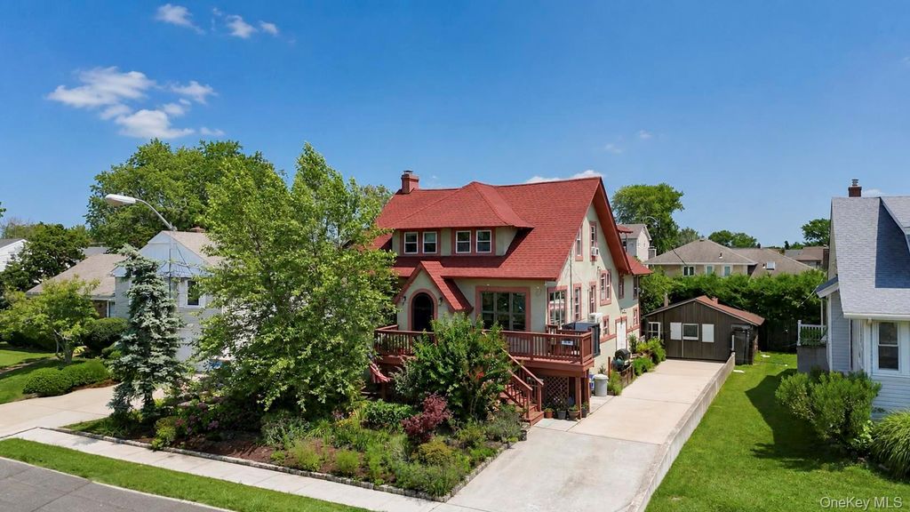 359 Roosevelt Avenue, Freeport, NY 11520 — photo 4