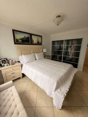 5501 NW 7th Street E207, Miami, FL 33126