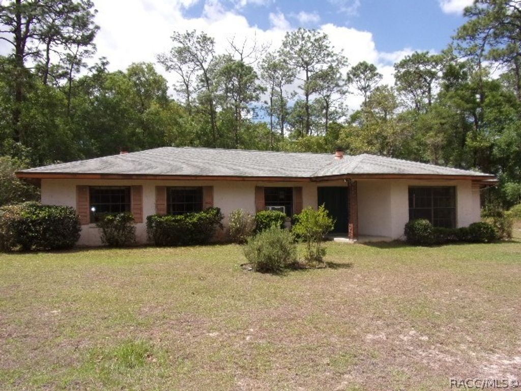 8342 N Pine Haven Point, Crystal River, FL 34428