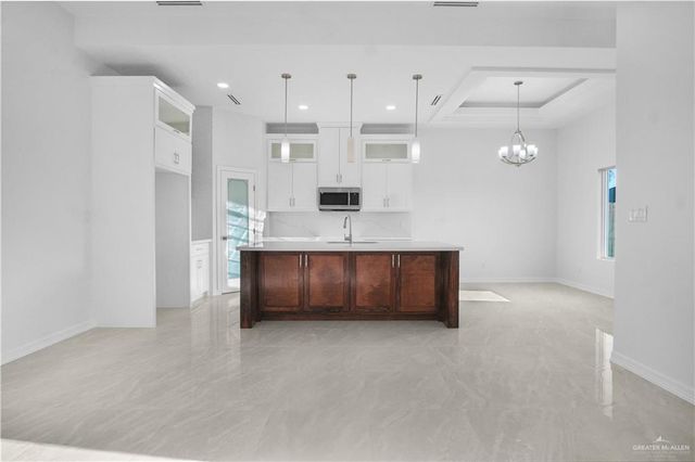 406 La Laguna Road, Mission, TX 78572