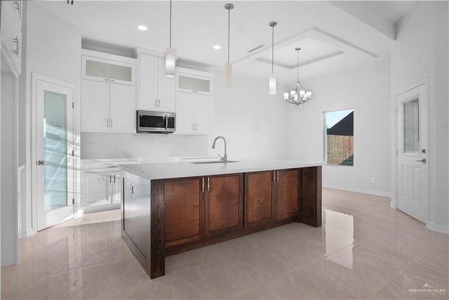 406 La Laguna Road, Mission, TX 78572