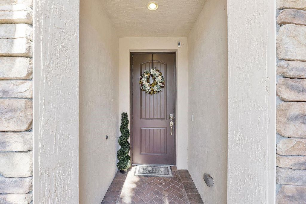 Image 29 of property listing at 8433 Blue Cove Way 8433, Parkland, FL 33076