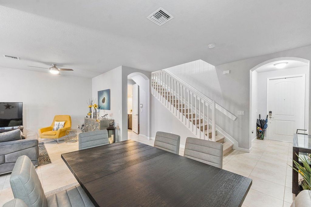 Image 30 of property listing at 8433 Blue Cove Way 8433, Parkland, FL 33076