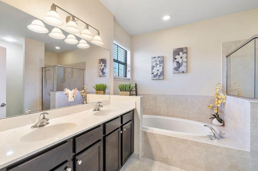 Image 35 of property listing at 8433 Blue Cove Way 8433, Parkland, FL 33076