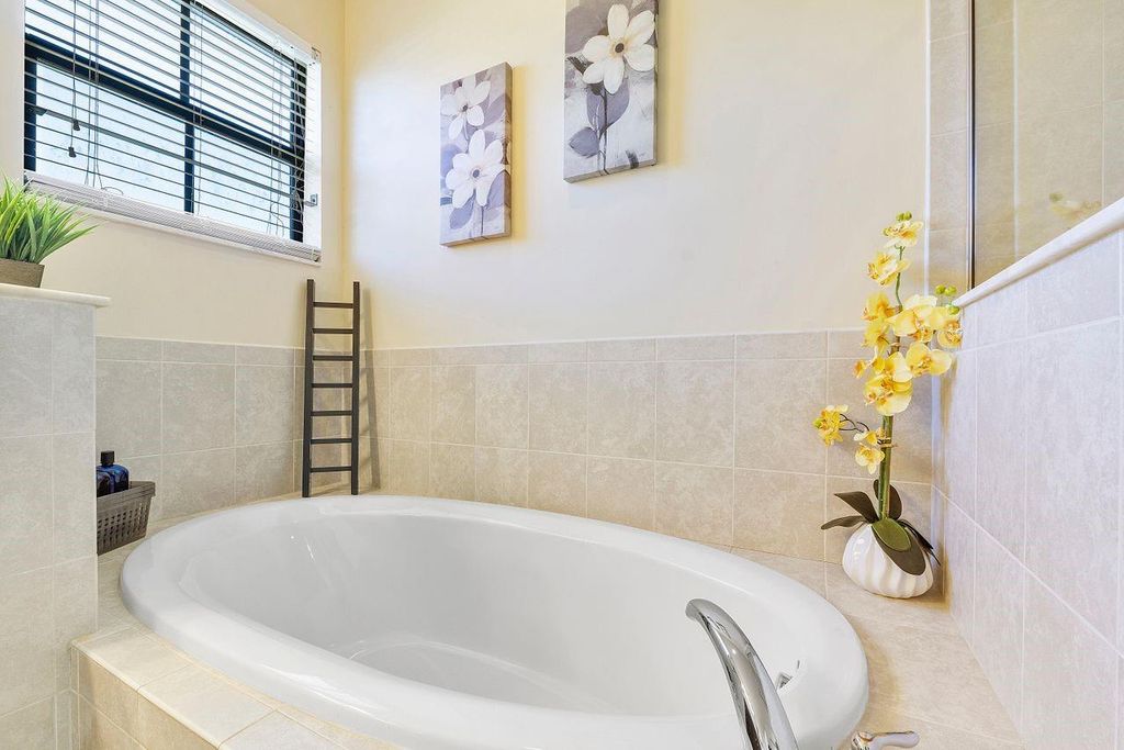 Image 38 of property listing at 8433 Blue Cove Way 8433, Parkland, FL 33076