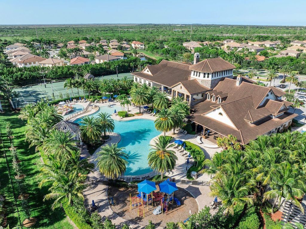 Image 53 of property listing at 8433 Blue Cove Way 8433, Parkland, FL 33076