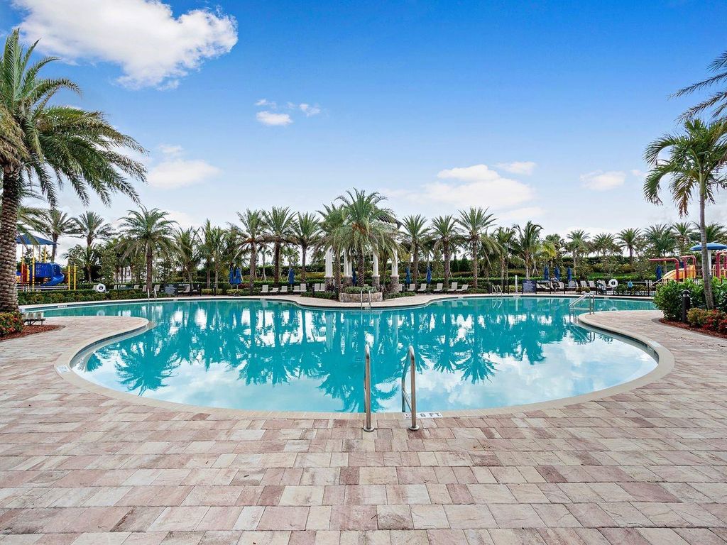 Image 56 of property listing at 8433 Blue Cove Way 8433, Parkland, FL 33076