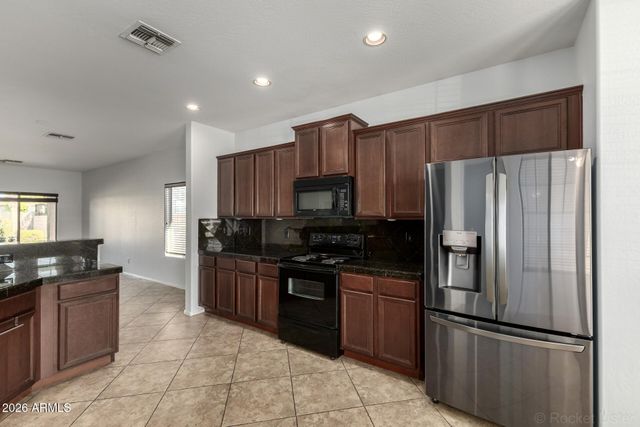 11746 W JESSIE Lane, Sun City, AZ 85373