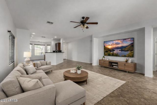 11746 W JESSIE Lane, Sun City, AZ 85373