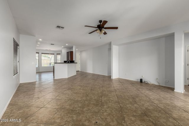 11746 W JESSIE Lane, Sun City, AZ 85373