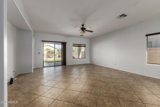 11746 W JESSIE Lane, Sun City, AZ 85373