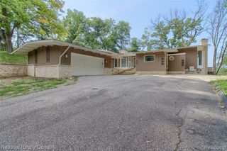 341 Corrie Road, Ann Arbor, MI 48105