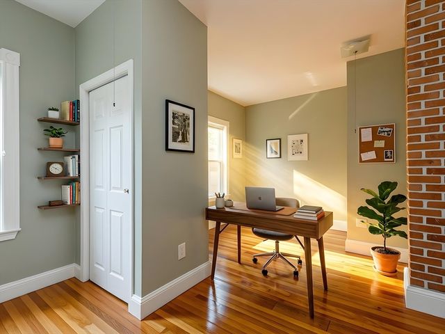 63-65 Catherine 65, Boston, MA 02131