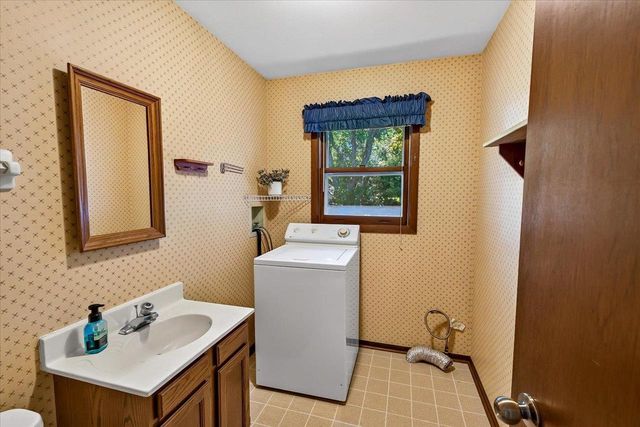 260 Ash Street, Oregon, WI 53575