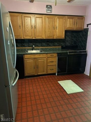 20 Hillsdale Dr, Vernon Twp., NJ 07461