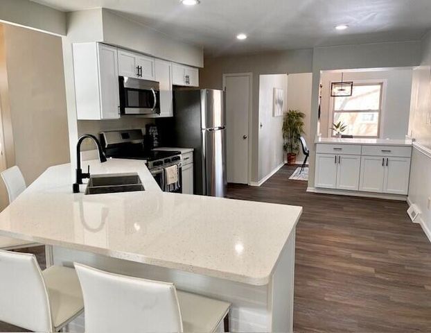 W156N10945 Catskill LANE, Germantown, WI 53022