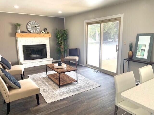 W156N10945 Catskill LANE, Germantown, WI 53022