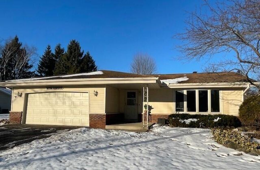 W156N10945 Catskill LANE, Germantown, WI 53022