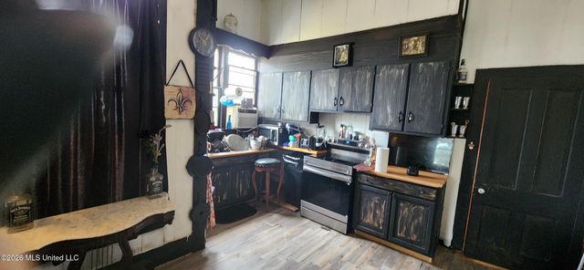 202 Hotel Street, Booneville, MS 38829