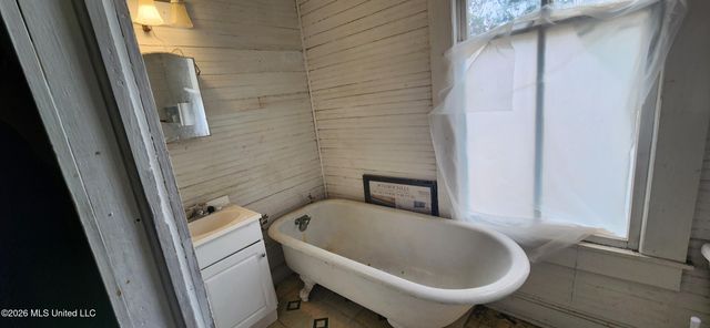 202 Hotel Street, Booneville, MS 38829