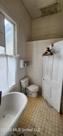 202 Hotel Street, Booneville, MS 38829