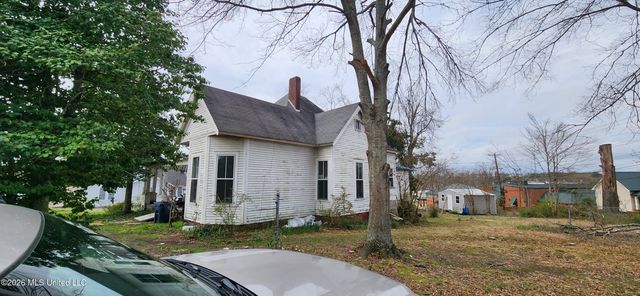 202 Hotel Street, Booneville, MS 38829