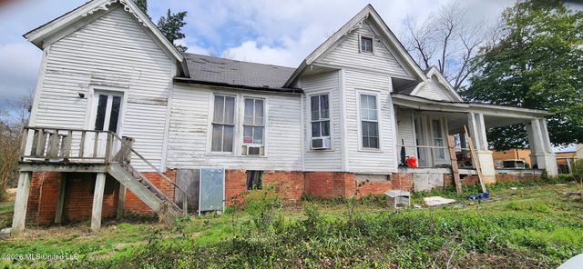 202 Hotel Street, Booneville, MS 38829