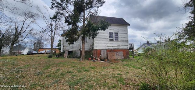 202 Hotel Street, Booneville, MS 38829