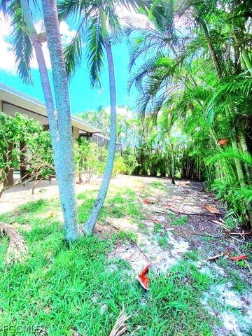 2863 SW 24th AVE, Cape Coral, FL 33914