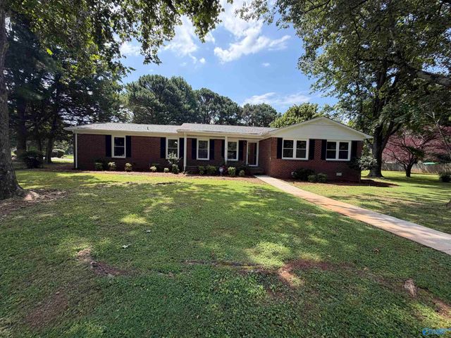 181 Charles Drive, Hazel Green, AL 35750