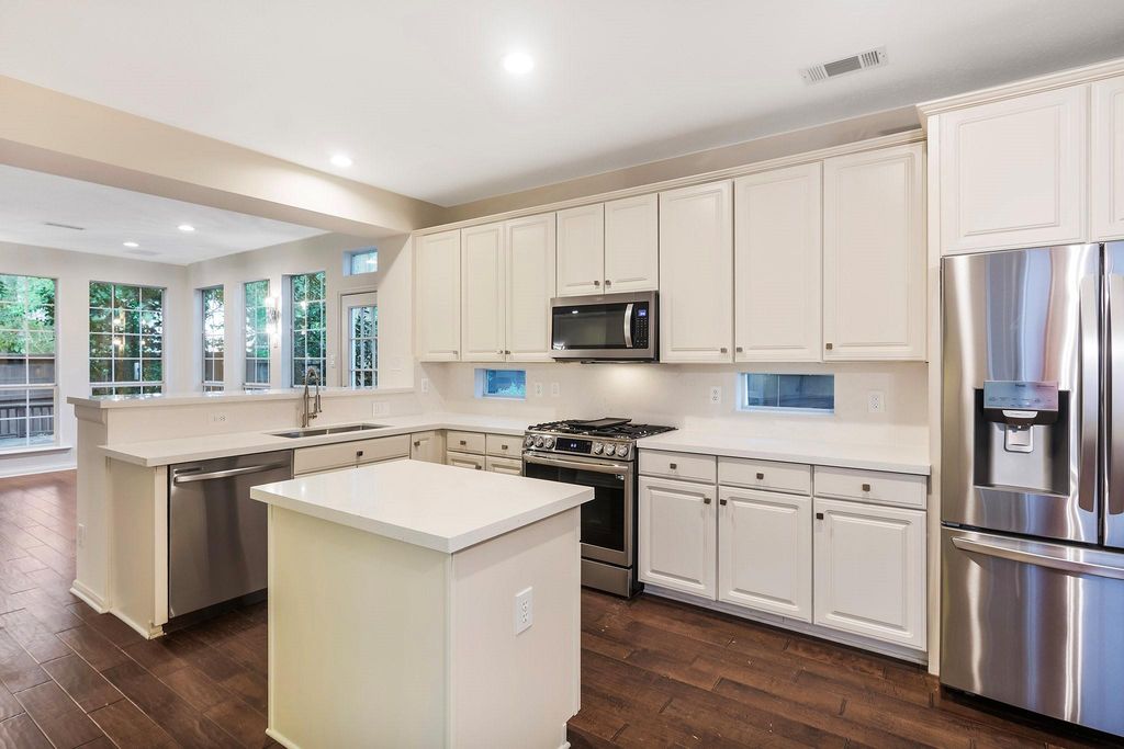 76 Piper Trace, The Woodlands, TX 77381