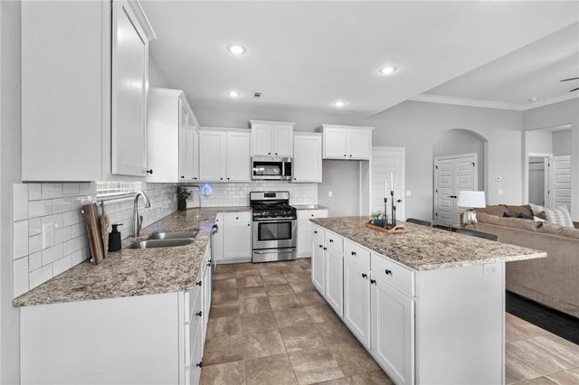 4215 Crosshill Cove, Springdale, AR 72762