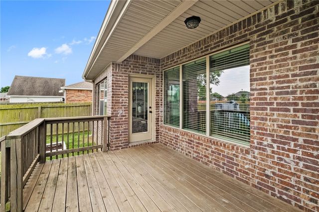 4215 Crosshill Cove, Springdale, AR 72762