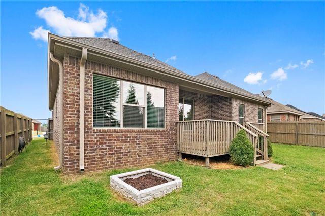 4215 Crosshill Cove, Springdale, AR 72762